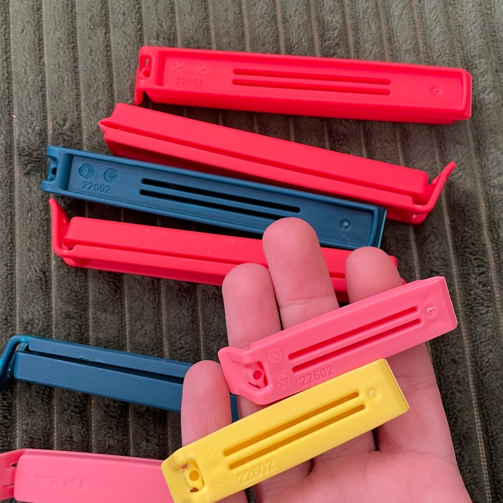 9 IKEA Colorful Chip Clips - Picture 3 of 3